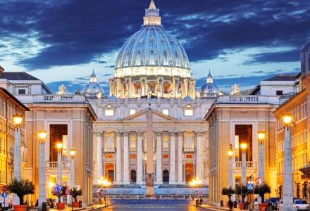 Vaticanul cere certificatul de vaccinare turiștilor, dar NU și participanților la slujbe