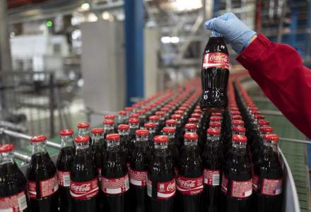 Coca-Cola vrea ca până în 2030 să colecteze toate sticlele din piață