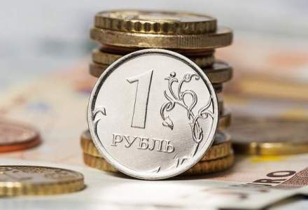 Rusia: Rubla isi revine treptat, dar problemele economice raman