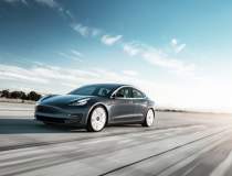 PREMIERĂ: Tesla Model 3 a...