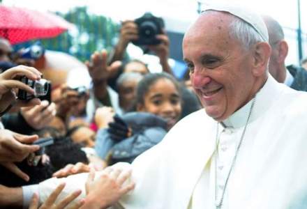 Papa, despre masacrul din Paris: Originea se afla in forme deviante ale religiei