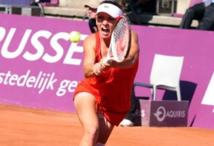 Simona Halep o intalneste pe Karin Knapp in primul tur la Australian Open