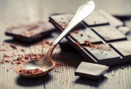 Cine ar fi crezut: ciocolata neagra protejeaza smaltul dintilor si previne cariile!
