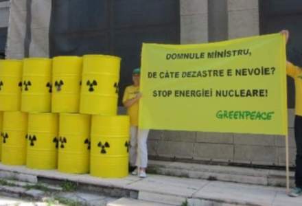Greenpeace in Romania: planul organizatiei pentru independenta energetica si povestile "bombelor" de mediu pe cale sa explodeze
