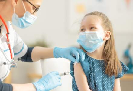 Prima țară din lume care introduce vaccinul COVID în schema obligatorie pentru copii