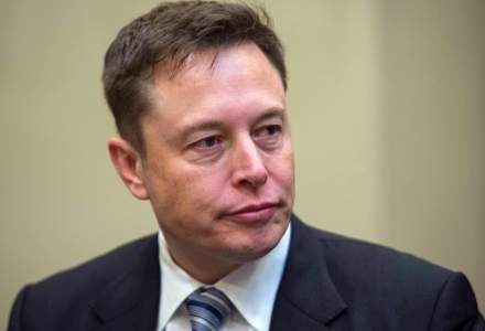 Elon Musk își întreabă următorii de pe Twitter: Să vând sau nu 10% din acțiunile mele la Tesla?