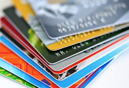 Cardurile de credit: Ce condiții oferă băncile de top din țară și cui îi pot fi avantajoase