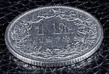 Francul elvetian s-a depreciat marti pana la nivelul de 4,4269 lei, iar euro a scazut la 4,4709