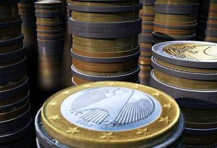 Curs valutar: Euro a crescut cu 1 ban, iar francul elvetian cu peste 3 bani