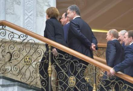 Vladimir Putin si-a pierdut rabdarea: ce a facut in timpul negocierilor de la Minsk VIDEO