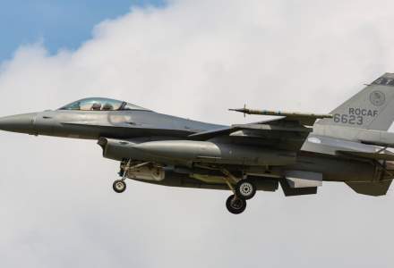 România va cumpăra 32 de avioane F-16 second hand de la Norvegia. Cât de vechi sunt aparatele
