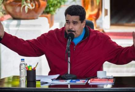 Venezuela va rationaliza alimentele din magazine. Oamenii formeaza cozi din cauza penuriei de bunuri