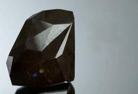 VIDEO | Diamant extraterestru, scos la licitație pentru 6 milioane de euro