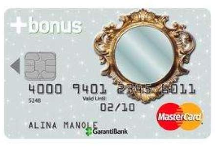 Bancherii vand carduri de credit cu oglinda, dupa ce au pus poza clientului pe plastic