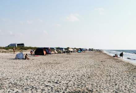Dezvoltatorul de la Corbu: Plaja nu mai e de mult sălbatică. Turiștii lasă în urmă multe gunoaie
