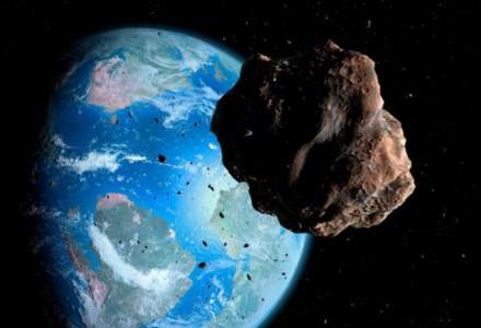 Un asteroid cât un stadion de fotbal va trece foarte aproape de Pământ