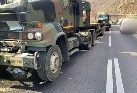 Accident pe Valea Oltului: sunt implicate și autovehicule militare NATO