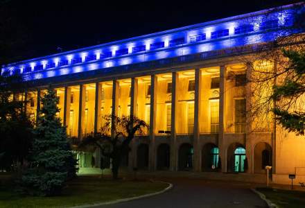 Palatul Victoriei, iluminat în culorile drapelului Ucrainei
