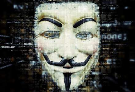 Anonymous se implică în război: Hackerii grupării au spart baza de date a Ministerului rus al Apărării