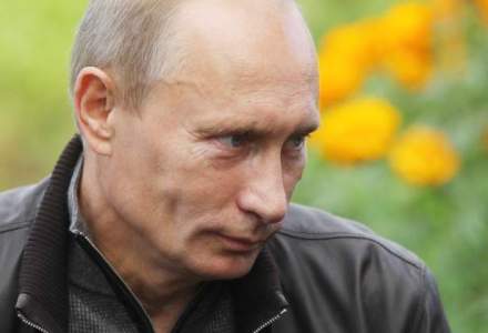Vladimir Putin, in dublu rol: "salvator" si, totodata, "agresor". De ce il apreciaza rusii mai mult ca niciodata