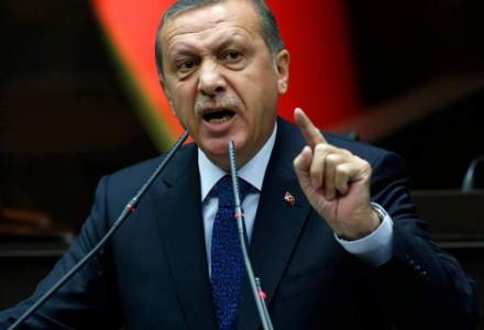 Turcia interzice trecerea navelor de război prin Bosfor şi Dardanele