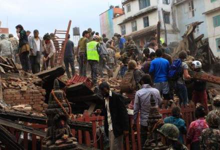 Cutremurul din Nepal: 6.200 de morti si 14.000 de raniti