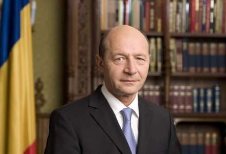 Basescu: De sase luni, in Romania, toata lumea descinde