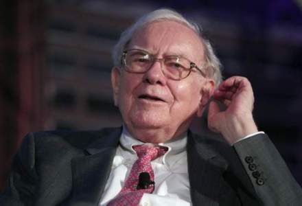 Warren Buffett, bombardat cu intrebari la adunarea anuala a actionarilor Berkshire Hathaway