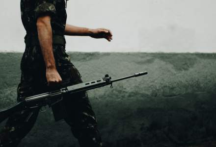 Rusia ameninţă să ia la ţintă livrările de arme occidentale către Ucraina