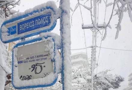 VIDEO | Vreme atipică în Grecia: în loc de 20 de grade Celsius, strat gros de zăpadă