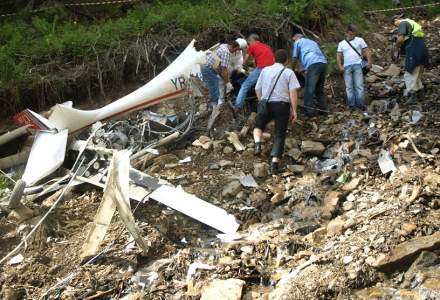 Un avion civil de mici dimensiuni s-ar fi prăbușit în pădurea din zona localităţii Buhoci, județul Bacău