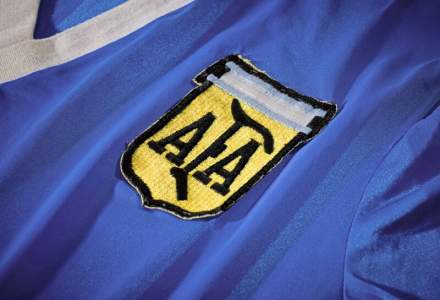 Tricoul purtat de Maradona când a dat gol cu ”Mâna lui Dumnezeu”, scos la licitație. Fiica fotbalistului spune că este o greșeală
