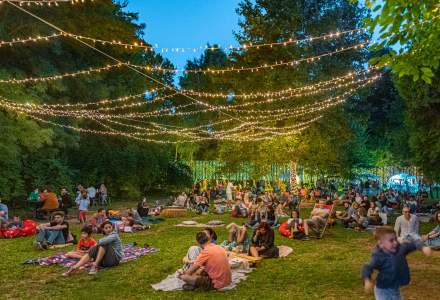 Se reiau weekendurile cu spectacole la Grădina Botanică din București: jazz, poezie, proiecții de film