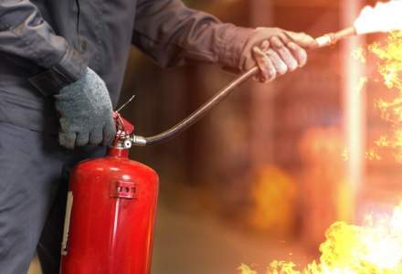 Anul incendiilor: Câți bani au plătit asiguratorii pentru daunele cauzate de foc în 2021