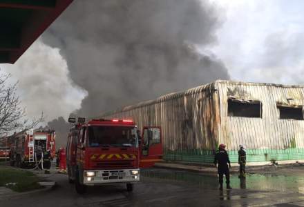 VIDEO| Incendiu puternic în Timișoara. Arde o fostă fabrică a unui personaj controversat