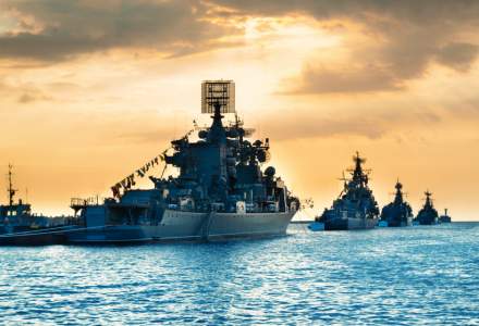 Rușii își retrag înspre sud vasele de război, după ce nava-amiral Moskva ar fi fost lovită de ucraineni