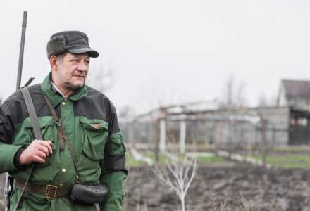 Fermierii ucraineni din zonele de conflict nu mai strâng recoltele neînarmați