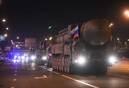 Pentagonul nu crede că Rusia ar putea folosi arme nucleare. Ofensiva rusească este ”lentă și inegală”