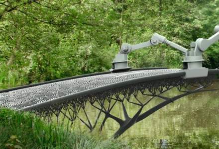 Amsterdam va avea un pod printat 3D si "desenat" in aer de roboti