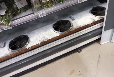FOTO | ANPC, în vizită la Auchan: amenzi de 80.000 de lei. Ce nereguli au găsit inspectorii
