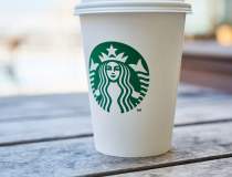 Starbucks iese oficial din Rusia