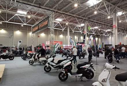 Salonul Moto București 2022 - mici cu pâine și motociclete