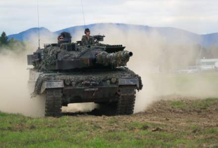 Presa germană: Înţelegere tacită în cadrul NATO de a nu furniza tancuri Ucrainei