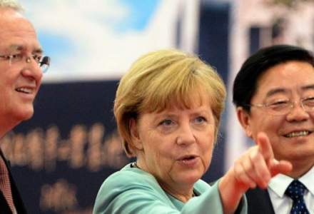 Angela Merkel: Zona euro va analiza restructurarea datoriilor Greciei, cu conditia respectarii acordului