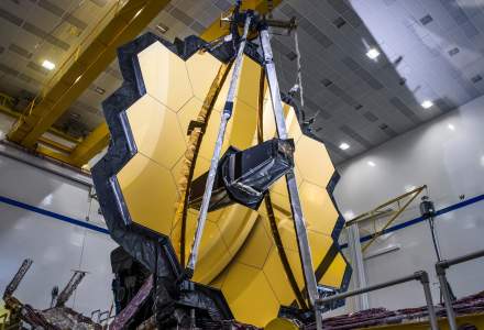 Telescopul spaţial James Webb a fost lovit de un micrometeorit de mărimea prafului