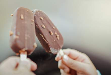O cunoscută marcă de înghețată a fost retrasă din mai multe supermarketuri din România. Ce nereguli a descoperit ANSVSA