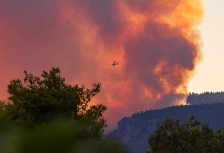 Grecia afectată din nou de incendii: 9 sate de lângă Atena au fost evacuate
