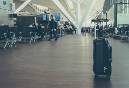 Șeful aeroportului din Frankfurt dă vina pe valizele negre pentru haosul din aviație
