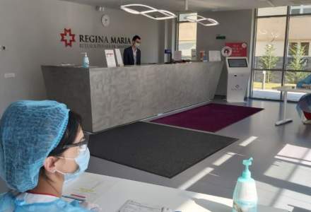 Rețeaua de sănătate Regina Maria are un nou asistent virtual, care verifică simptomele: cum funcționează