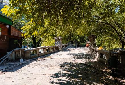 Au început lucrările pentru reabilitarea Podului Mare din Cișmigiu